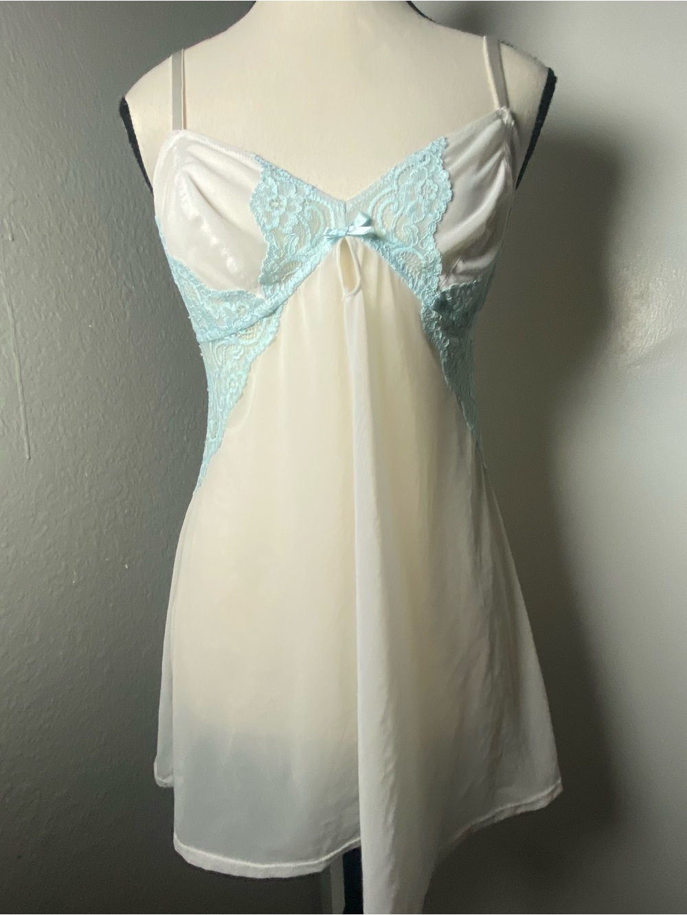 Gilligan & O’malley White Mesh & Baby Blue Lace Chemise Size Medium